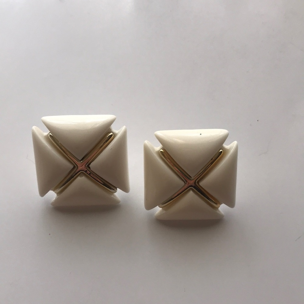Vintage white & gold minimalist earrings